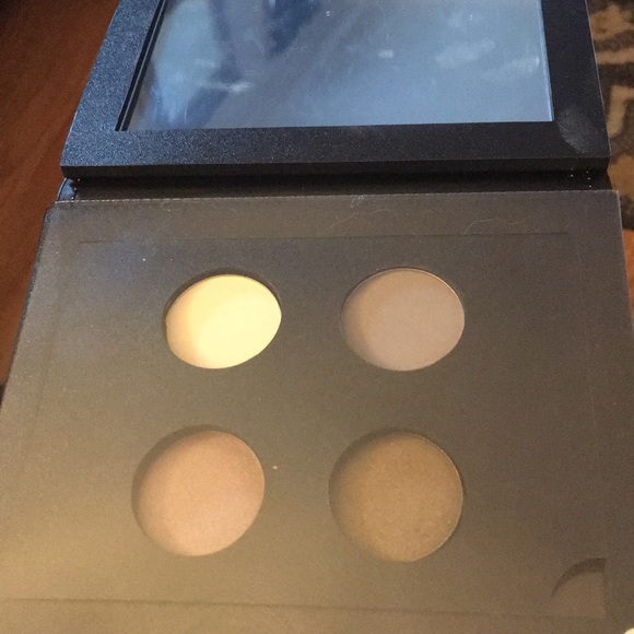 Palette of new make up - Picture 3 of 5